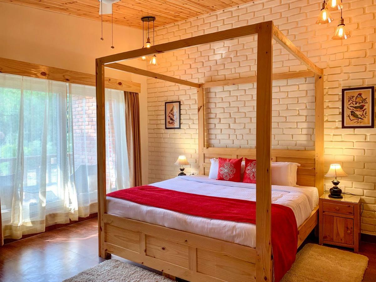 The River S Edge Farm Hotel Dehradun Esterno foto